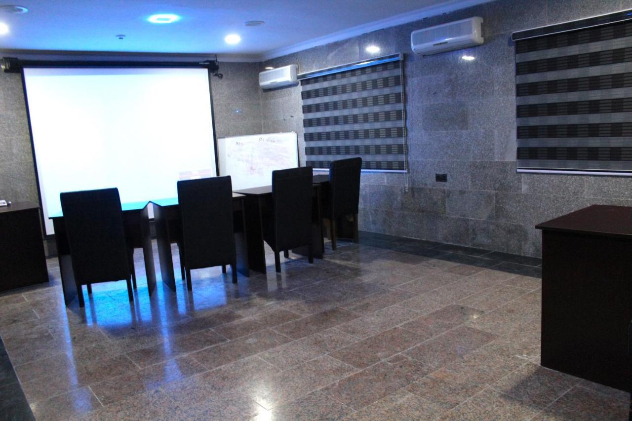 Class Suites Ikeja Esterno foto