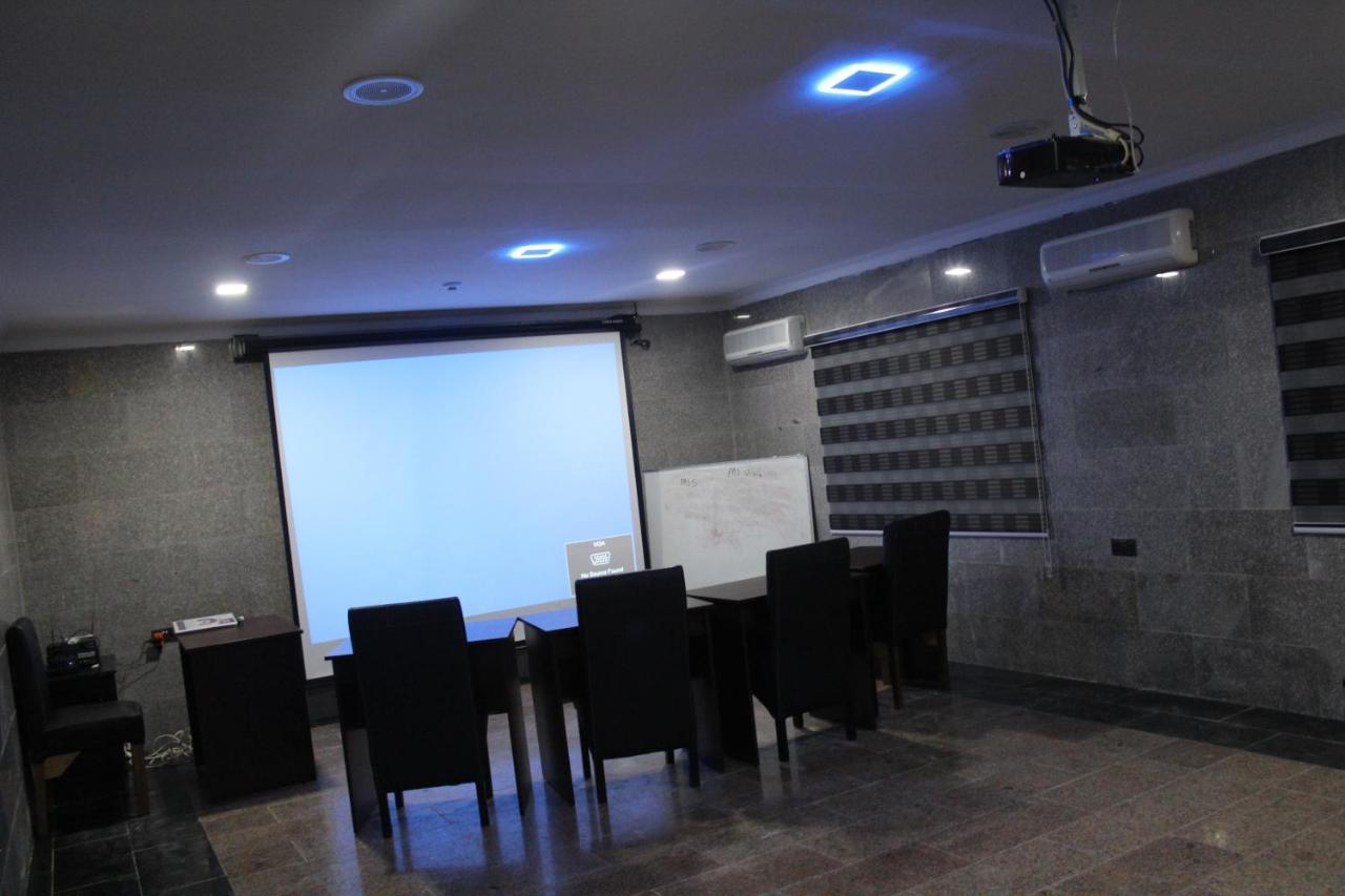 Class Suites Ikeja Esterno foto